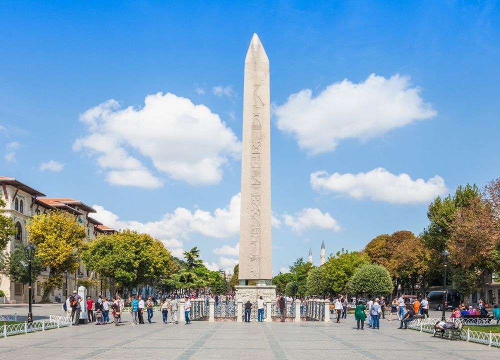 Sultanahmet Meydanı'nın Dikilitaş ve Sütunları